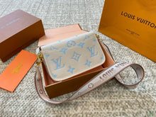 Load image into Gallery viewer, LB933 Diane / 9.4 x 5.9 x 3.5 inches