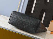 Load image into Gallery viewer, LB1106 Helmet Bag / 13x14.5x5.1inch