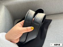 Load image into Gallery viewer, YSK319 Bea in Grained Leather / 19.7 x 11 x 7.1 inches