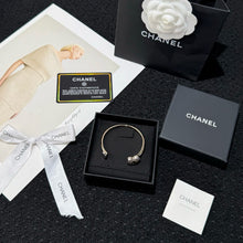 Load image into Gallery viewer, JW1448 CHANEL Heart Motif Full-Pavé Diamond Bracelet