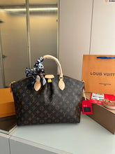 Load image into Gallery viewer, LB846 Boétie MM / 12.4 x 11 x 6.3 inches