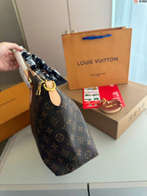 Load image into Gallery viewer, LB846 Boétie MM / 12.4 x 11 x 6.3 inches