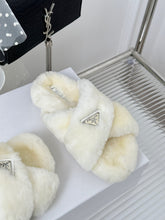 Load image into Gallery viewer, SE1175 PD Shearling Sandals / Size5-9
