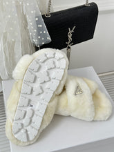 Load image into Gallery viewer, SE1175 PD Shearling Sandals / Size5-9
