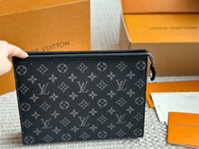 Load image into Gallery viewer, MBG065 Pochette Voyage MM / 10.6 x 8.3 x 2 inches