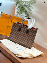 Load image into Gallery viewer, LB1092 Onthego MM / 13.8 x 10.6 x 5.5 inches