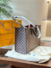 Load image into Gallery viewer, LB1092 Onthego MM / 13.8 x 10.6 x 5.5 inches