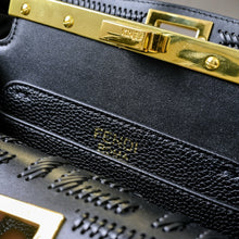 Load image into Gallery viewer, FF302 Peekaboo ISeeU Small / 10.6x5.9x2.3inch