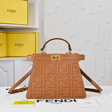 Load image into Gallery viewer, FF302 Peekaboo ISeeU Small / 10.6x5.9x2.3inch