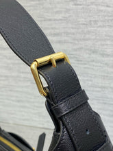 Load image into Gallery viewer, DR588 Small/Medium/Large Dior Voyage Bag / HIGHEST QUALITY VERSION