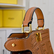 Load image into Gallery viewer, FF305 Peekaboo ISeeU Small / 10.6x5.9x2.3inch