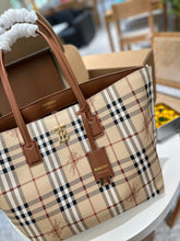 Load image into Gallery viewer, BUR116 Medium London Tote / 13.4 x 5.5 x 13.4in