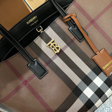 Load image into Gallery viewer, BUR116 Medium London Tote / 13.4 x 5.5 x 13.4in