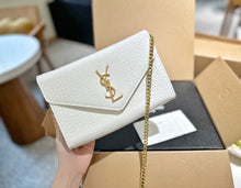 Load image into Gallery viewer, YSK276 uptown chain wallet / 7.4 x 4.7 x 1.1 INCHES