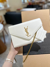 Load image into Gallery viewer, YSK276 uptown chain wallet / 7.4 x 4.7 x 1.1 INCHES