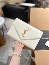 Load image into Gallery viewer, YSK276 uptown chain wallet / 7.4 x 4.7 x 1.1 INCHES