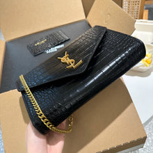 Load image into Gallery viewer, YSK276 uptown chain wallet / 7.4 x 4.7 x 1.1 INCHES