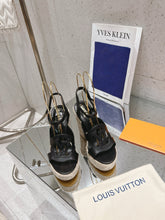 Load image into Gallery viewer, SE1378 LV Isola Wedge Sandal / Size5-11