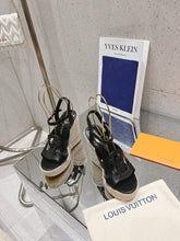 Load image into Gallery viewer, SE1378 LV Isola Wedge Sandal / Size5-11