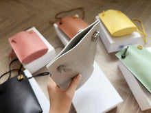 Load image into Gallery viewer, LWE025 Phone Pouch / 7.8x5.1inch