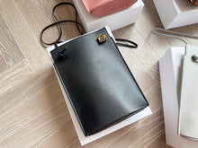 Load image into Gallery viewer, LWE025 Phone Pouch / 7.8x5.1inch