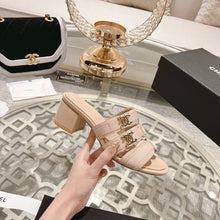 Load image into Gallery viewer, SE1383 CC Sandals / Size5-10