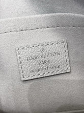 Load image into Gallery viewer, LB1196 OnTheGo East West / 9.8 x 5.1 x 3.9 inches / HIGHEST QUALITY VERSION