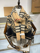 Load image into Gallery viewer, JW1462 Burberry Equestrian Knight Double-Sided Cashmere Shawl / 210×50cm