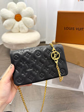 Load image into Gallery viewer, LB849 Pochette Coussin / 7.9 x 5.5 x 3.1 inches