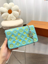 Load image into Gallery viewer, LB849 Pochette Coussin / 7.9 x 5.5 x 3.1 inches