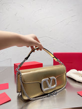 Load image into Gallery viewer, VLTN085 LOCÒ CALFSKIN SHOULDER BAG / W10.6xH5.1xD2.4 in