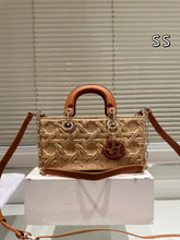 Load image into Gallery viewer, DR552 Medium Lady D-Joy Bag / 10.5x5.5x2inches