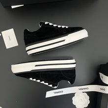 Load image into Gallery viewer, SE1179 CC Sneakers / Size5-10