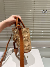 Load image into Gallery viewer, DR552 Medium Lady D-Joy Bag / 10.5x5.5x2inches