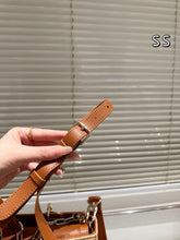 Load image into Gallery viewer, DR552 Medium Lady D-Joy Bag / 10.5x5.5x2inches