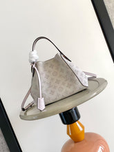 Load image into Gallery viewer, LB1572 LV Hina Small Bucket Tote Bag / HIGHEST QUALITY VERSION / 34×18.5×13cm
