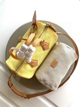 Load image into Gallery viewer, LB1573 LV Speedy P9 Bandoulière 25 / HIGHEST QUALITY VERSION / 25×15×15cm
