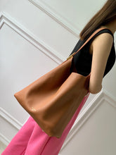 Load image into Gallery viewer, LB980 Low Key Hobo MM / 12.2 x 13.8 x 7.1 inches / HIGHEST QUALITY VERSION