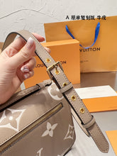 Load image into Gallery viewer, LB851 Pochette Métis / 9.8 x 7.5 x 2.8 inches