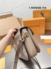 Load image into Gallery viewer, LB851 Pochette Métis / 9.8 x 7.5 x 2.8 inches