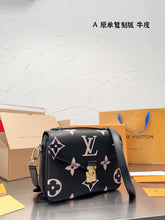 Load image into Gallery viewer, LB851 Pochette Métis / 9.8 x 7.5 x 2.8 inches