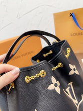 Load image into Gallery viewer, LB852 Summer Bundle / 11 x 7.9 x 4.5 inches