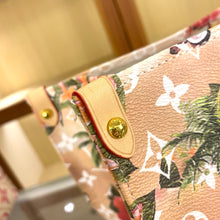 Load image into Gallery viewer, LB1020 OnTheGo MM / 13.8 x 10.6 x 5.5 inches