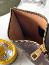 Load image into Gallery viewer, LB1021 Low Key Hobo PM / HIGHEST QUALITY VERSION / 9.4 x 11 x 6.3 inches