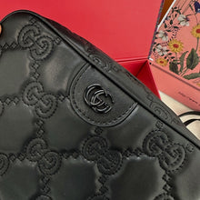 Load image into Gallery viewer, GC535 GG Matelassé Small Bag / 8.5"W x 6.7"H x 2.9"D