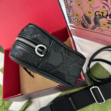 Load image into Gallery viewer, GC535 GG Matelassé Small Bag / 8.5"W x 6.7"H x 2.9"D