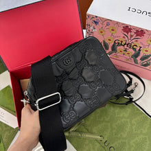 Load image into Gallery viewer, GC535 GG Matelassé Small Bag / 8.5"W x 6.7"H x 2.9"D