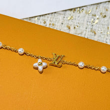 Load image into Gallery viewer, JW1466 Louis Vuitton LV Floragram Bracelet