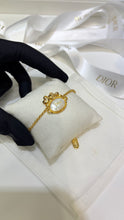 Load image into Gallery viewer, JW1467 Dior 26SS Gold Ribbon Bow Mother-of-Pearl Charm Bracelet