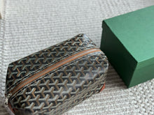 Load image into Gallery viewer, GY048 Bowling 25 Toiletry Bag / 5.1x4.7x9.4inch